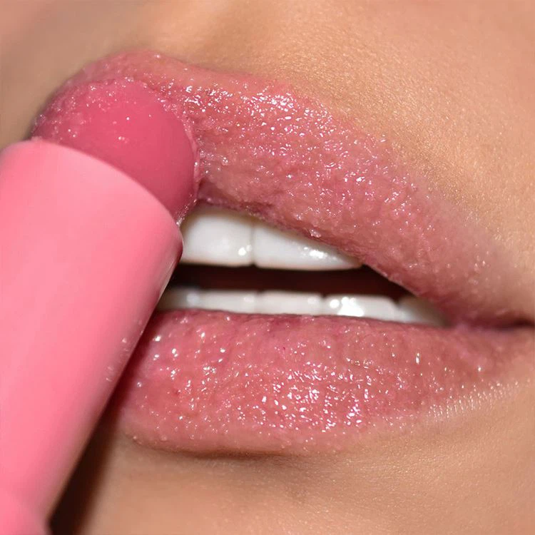 lip scrub to lighten dark lips